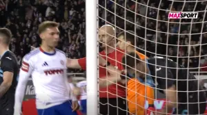 Niko Sigur pljunuo Stjepana Radeljića/Foto: 