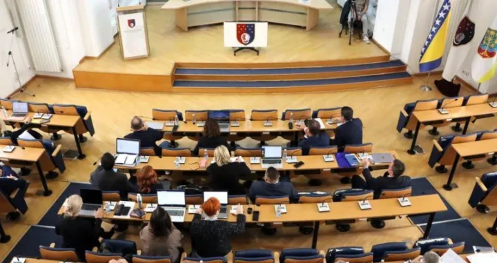 Skup&scaron;tina KS, sjednica skup&scaron;tine ks/Vlada Ks