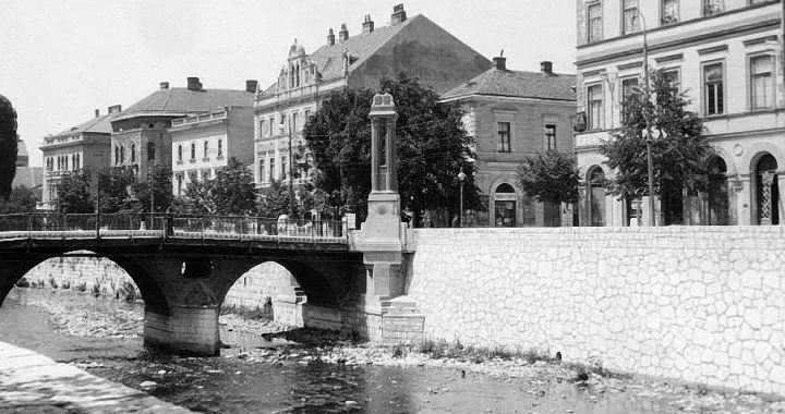 spomenik franzu ferdinandu i sofiji, latinska ćuprija/