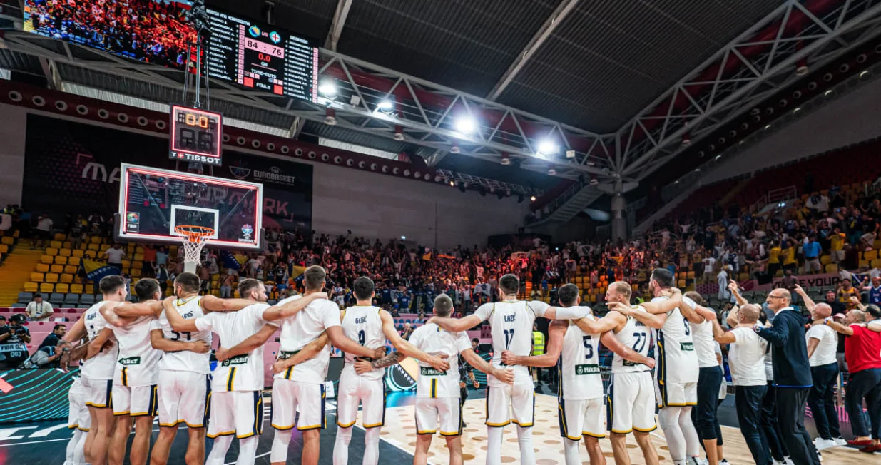 Ko&scaron;arka&scaron;i BiH i navijači/Foto: 