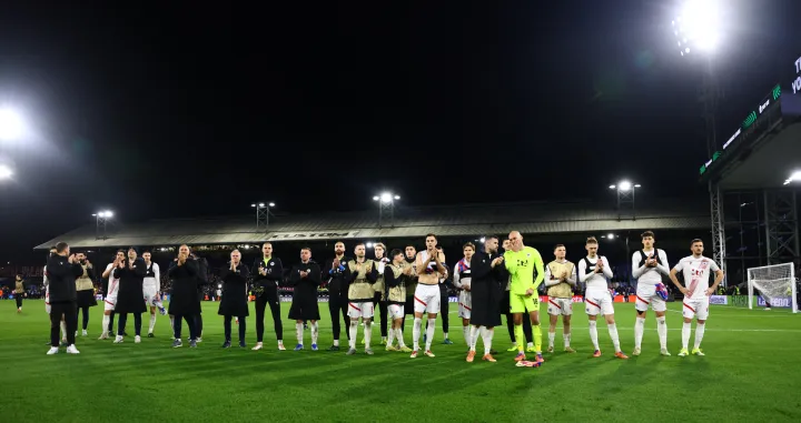 Soccer Football - UEFA Conference League - Play Off - Second Leg - Crystal Palace v Zrinjski Mostar - Selhurst Park, London, Britain - February 26, 2026 Zrinjski Mostar players look dejected after the match REUTERS/David Klein/Foto: David Klein