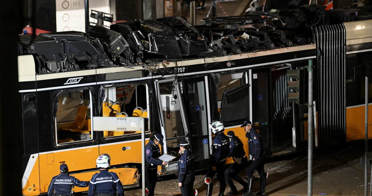 Tramvaj koji je iskočio iz &scaron;ina u Milanu/Daniele Mascolo
