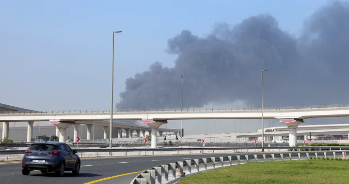 Smoke billows from Jebel Ali port after an Iranian attack, following United States and Israel strikes on Iran, in Dubai, United Arab Emirates, March 1, 2026. REUTERS/Raghed Waked  TPX IMAGES OF THE DAY/Raghed Waked
