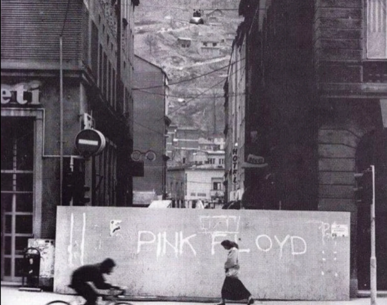 sarajevo, rat, agresija, pink floyd, barikade, snajperisti/Kemal Hadžić