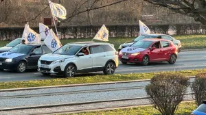 Kolona vozila/Amir Papić/Oslobođenje/