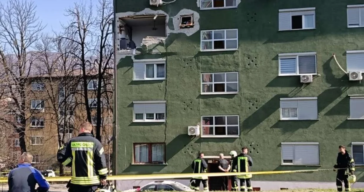 Policija i vatrogasci na mjestu događaja/Fena//