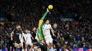 Soccer Football - Premier League - Leeds United v Manchester City - Elland Road, Leeds, Britain - February 28, 2026 Manchester City's Gianluigi Donnarumma in action with Manchester City's Rodri, Leeds United's Pascal Struijk, Manchester City's Matheus Nunes and Manchester City's Antoine Semenyo REUTERS/Jaimi Joy EDITORIAL USE ONLY. NO USE WITH UNAUTHORIZED AUDIO, VIDEO, DATA, FIXTURE LISTS, CLUB/LEAGUE LOGOS OR 'LIVE' SERVICES. ONLINE IN-MATCH USE LIMITED TO 120 IMAGES, NO VIDEO EMULATION. NO USE IN BETTING, GAMES OR SINGLE CLUB/LEAGUE/PLAYER PUBLICATIONS. PLEASE CONTACT YOUR ACCOUNT REPRESENTATIVE FOR FURTHER DETAILS../Foto: Jaimi Joy