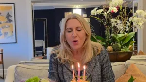 Željka Cvijanović, rođendan, Washington, torta, buketu/Prtsc