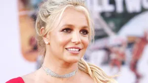 epa09614868 (FILE) - US singer Britney Spears arrives for the premiere of 'Once Upon a Time in Hollywood' at the TCL Chinese Theatre IMAX in Hollywood, Los Angeles, California, USA, 22 July 2019 (reissued 01 December 2021). Britney Spears turns 40 on 02 December 2021. EPA/NINA PROMMER *** Local Caption *** 56061576/Nina Prommer