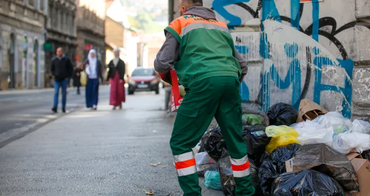 KJKP Rad, či&scaron;ćenje ulica i odno&scaron;enje smeća/Damir Deljo