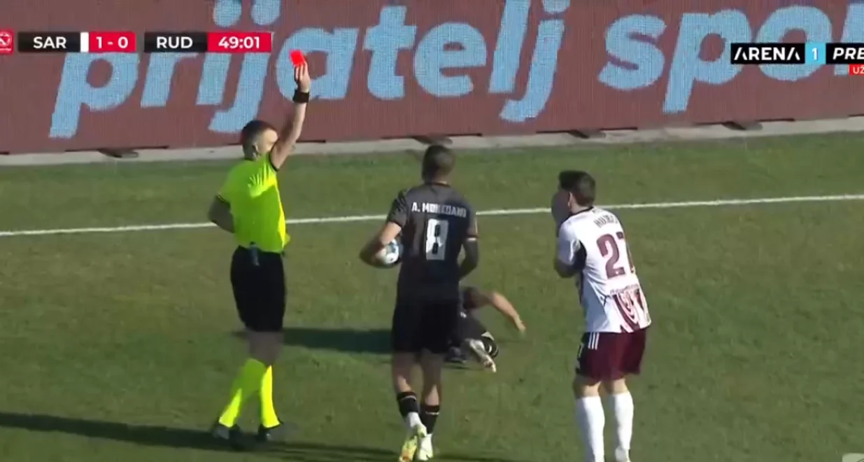 Crveni karton za Hujbera/Foto: 