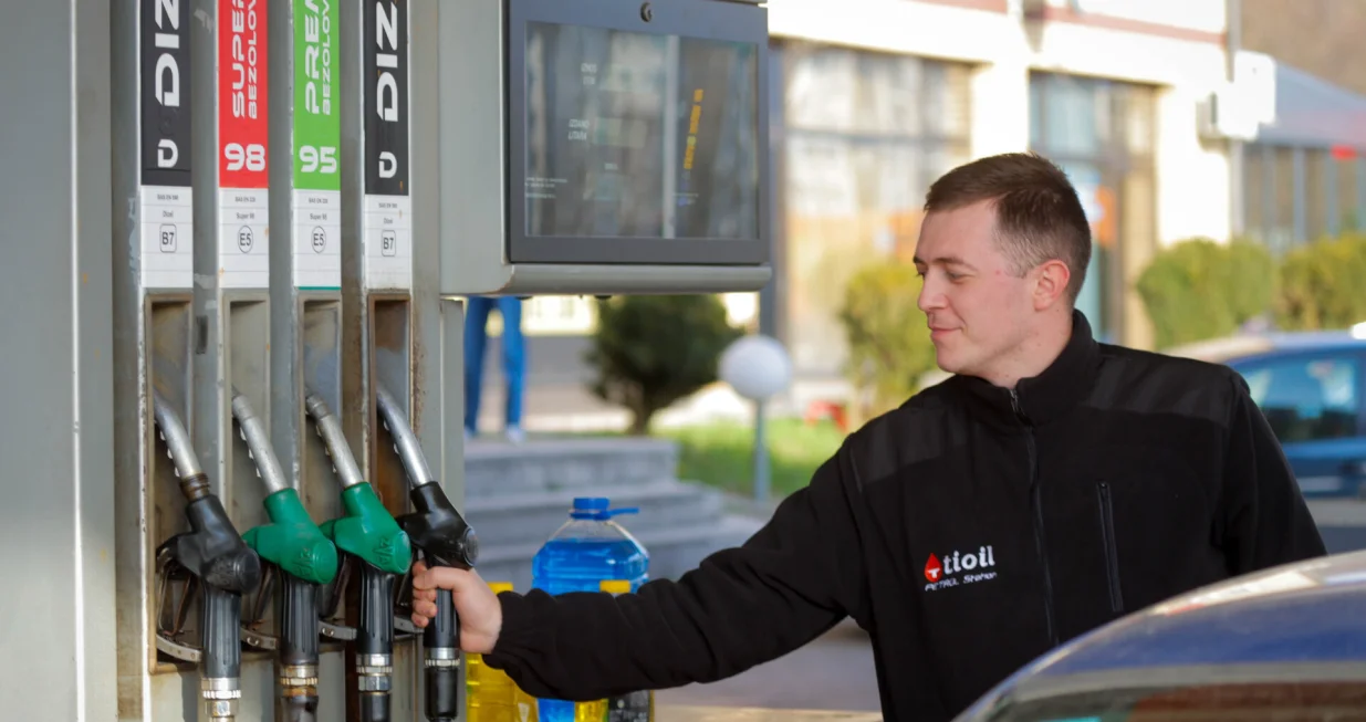 Ilustracije benzinske pumpe/Damir Deljo