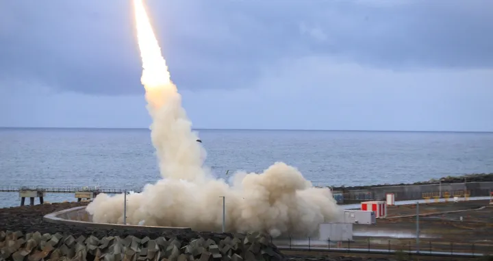 RIZE, TURSKA - 11. DECEMBAR: Turska balistička raketa najdužeg dometa TAYFUN, koja je trenutno u masovnoj proizvodnji i isporuci, ostvarila novi uspjeh testnog lansiranja u Rizeu. Testiranje se nastavlja na različitim varijantama turske domaće balističke rakete TAYFUN. (Fikret Delal - Anadolu Agency)/