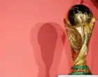 The FIFA World Cup 2026 trophy is displayed during a ceremony marking the trophy's world tour at the Corferias convention center, in Bogota, Colombia February 15, 2026. REUTERS/Luisa Gonzalez/Foto: Luisa Gonzalez