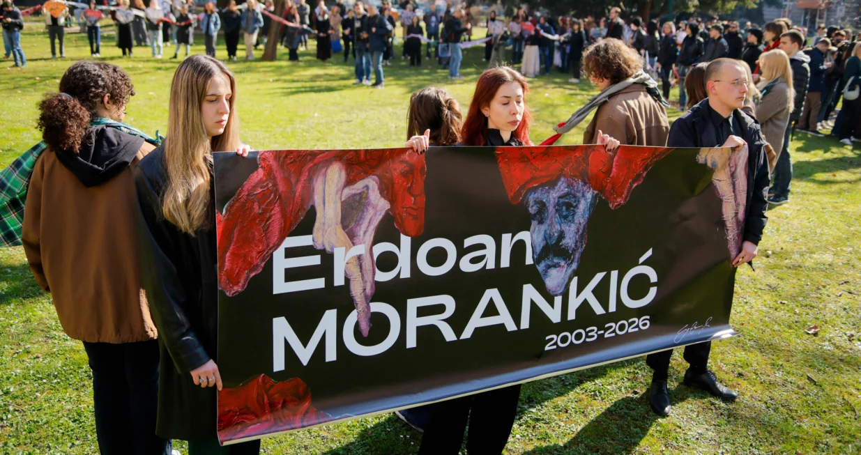 Protest zasjedanje skupstine ispred Kantona Sarajevo/Damir Deljo