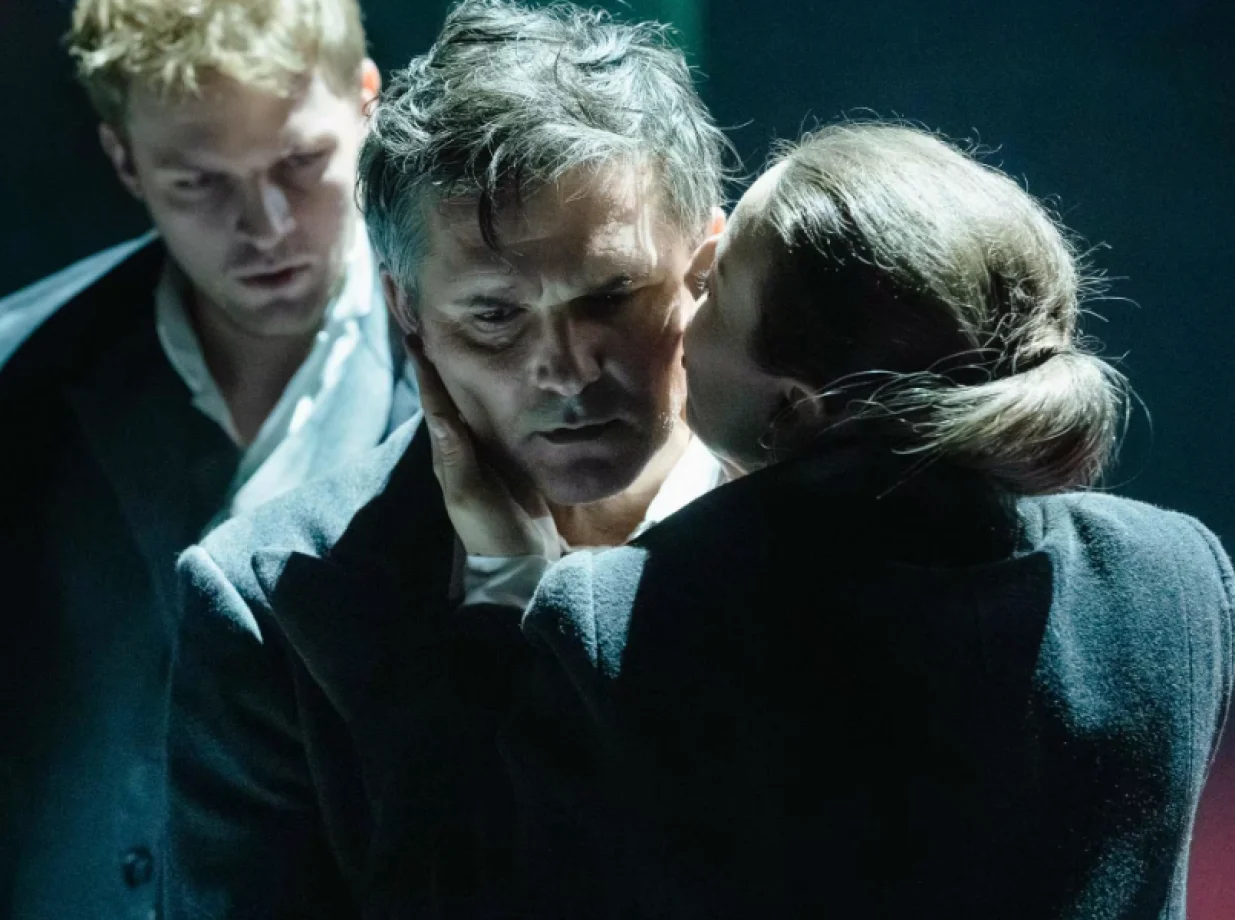 Iz predstave Zastave/