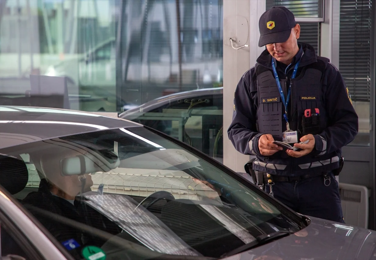 Granični prelazi između Slovenije i Hrvatske (Slovenija, Hrvatska), privremeno ukidanje Schengena/Anadolija