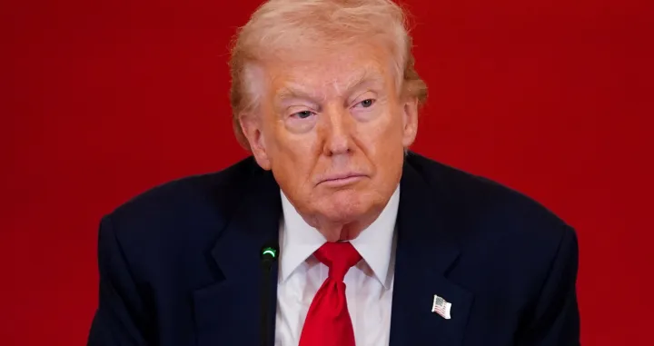 U.S. President Donald Trump attends a round table on collegiate sports in the White House in Washington, D.C., March 6, 2026. REUTERS/Nathan Howard/Foto: Nathan Howard