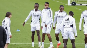 epa10295751 Real Madrid's Aurelien Tchouameni (2-L), Ferland Mendy (4-L), Luka Modric (L) and Eder Gabriel Militao (3-L) participate in team's training session at Valdebebas sports city in Madrid, Spain, 09 November 2022. EPA/RODRIGO JIMENEZ/Foto: Rodrigo Jimenez
