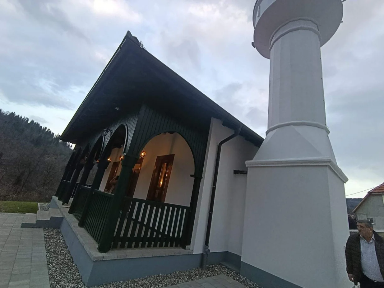 Džamija Milatkovići kod Čajniča, Čajniče, klanjana prva teravija nakon 82 godine/Preporod.info