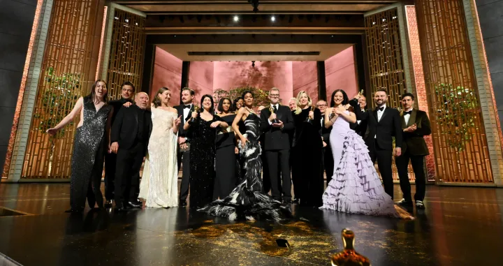 Director Paul Thomas Anderson and cast members pose after winning the Oscar for Best Picture for "One Battle after Another" at the 98th Academy Awards in Hollywood, Los Angeles, California, U.S., March 15, 2026. Richard Harbaugh/The Academy/Handout via REUTERS THIS IMAGE HAS BEEN SUPPLIED BY A THIRD PARTY. NO MARKETING OR ADVERTISING IS PERMITTED WITHOUT THE PRIOR CONSENT OF A.M.P.A.S AND MUST BE DISTRIBUTED AS SUCH./Richard Harbaugh