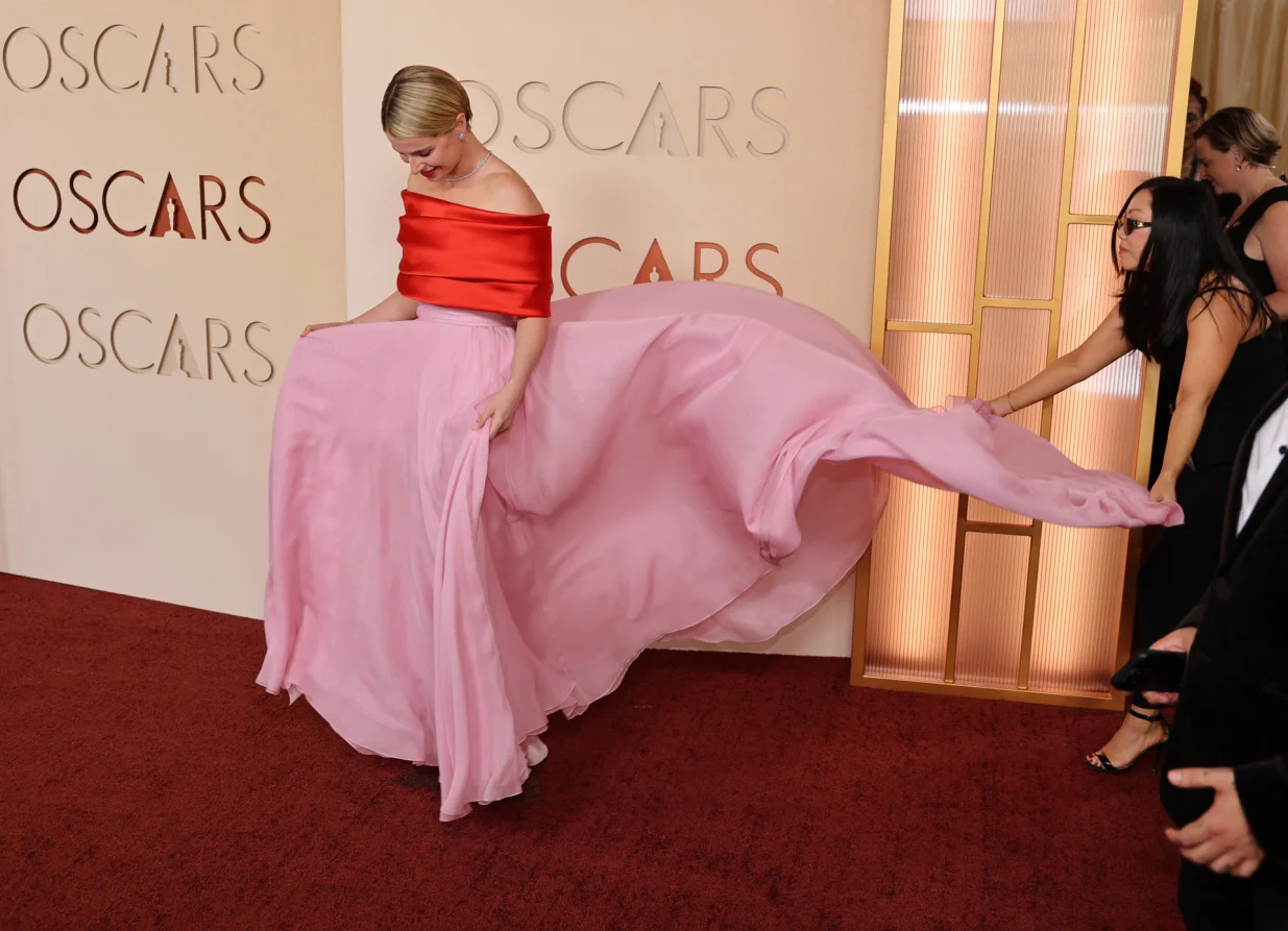 Jessie Buckley poses on the red carpet during the Oscars arrivals at the 98th Academy Awards in Hollywood, Los Angeles, California, U.S., March 15, 2026. REUTERS/Daniel Cole/Daniel Cole