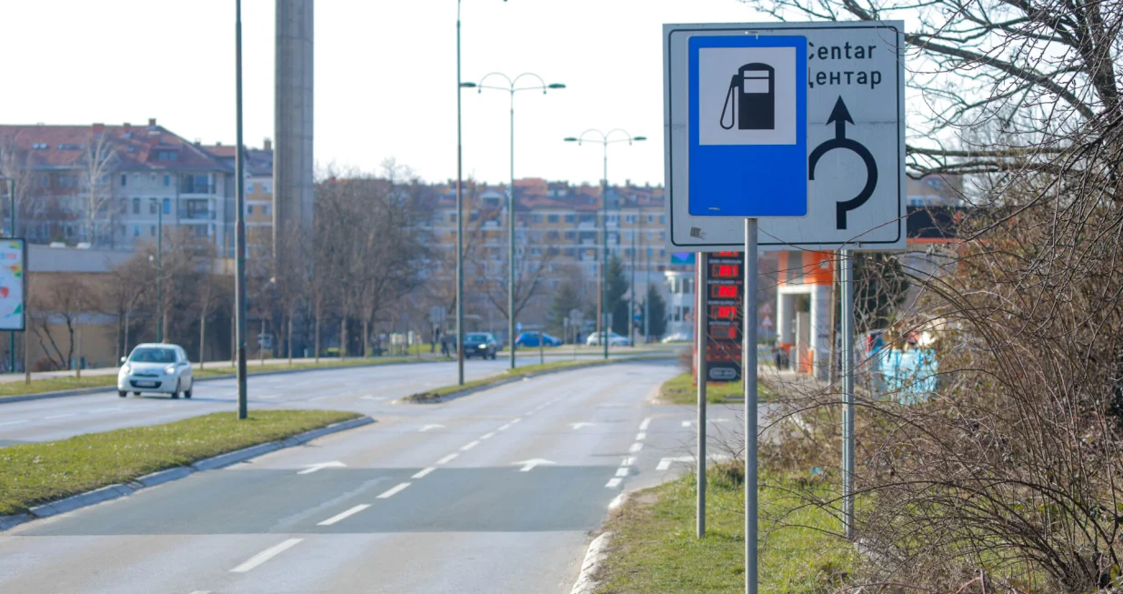 Ilustracije benzinske pumpe/Damir Deljo