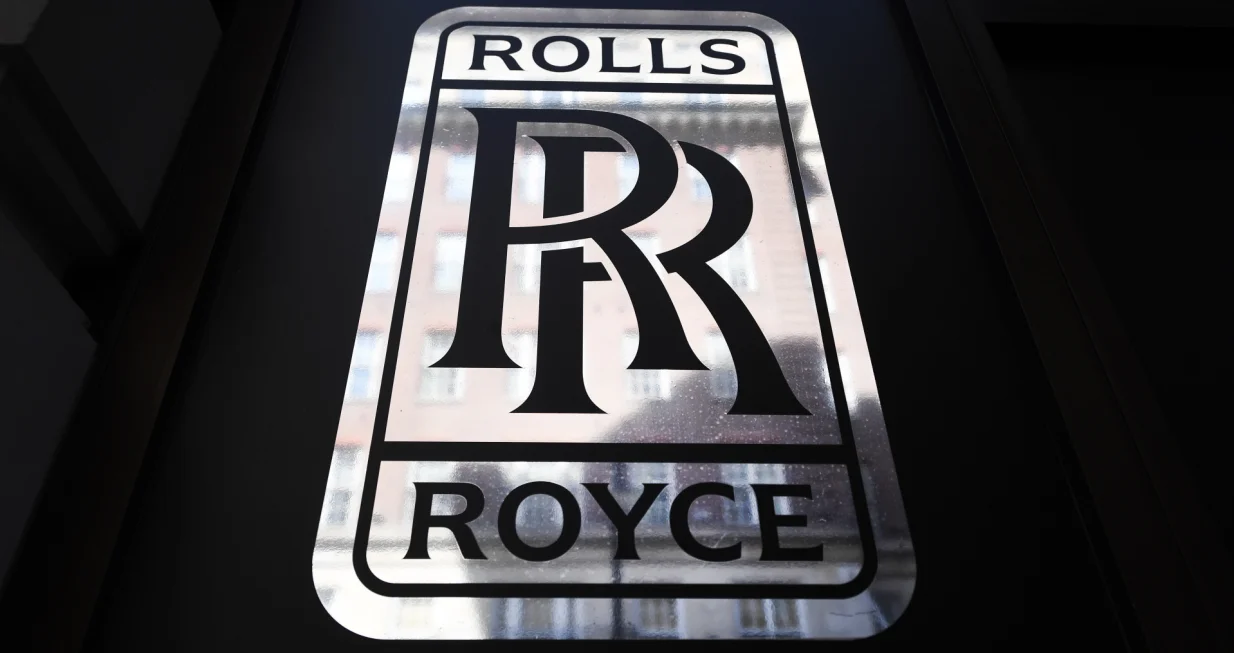 epa08433505 View of the Rolls Royce logo at a showroom in London, Britain, 20 May 2020. Rolls Royce has announced it is set to cut some 9,000 jobs as the coronavirus pandemic continues to take a heavy toll on the airline industry. Meanwhile, the UK's economy has suffered a 2-percent fall, its worst decline since the 2008 financial crash, due to the global effects of the ongoing pandemic of the COVID-19 disease caused by the SARS-CoV-2 coronavirus. EPA/ANDY RAIN/Andy Rain
