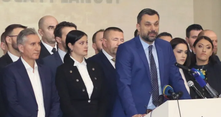 Novogodi&scaron;nja pres-konferencija u organizaciji "Narod i Pravda" - hotel Holiday/Didier Torche