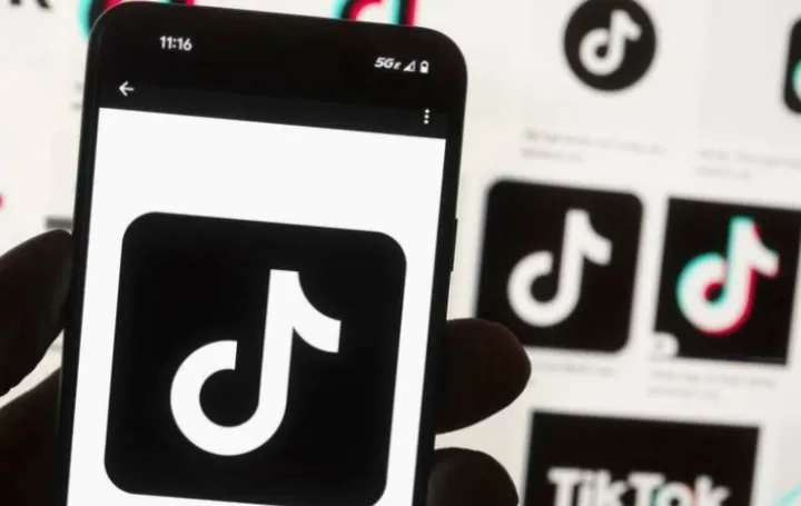 TikTok logo/
