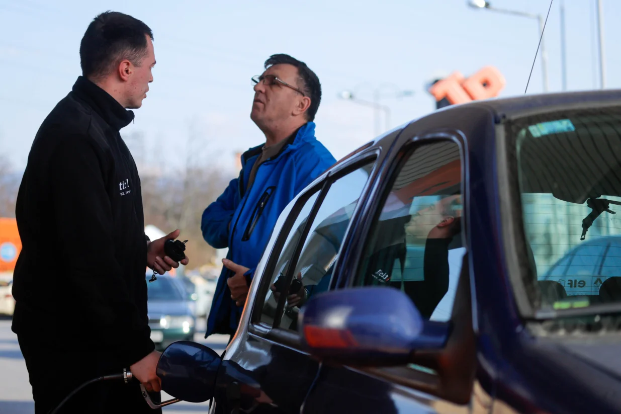 Ilustracije benzinske pumpe/Damir Deljo