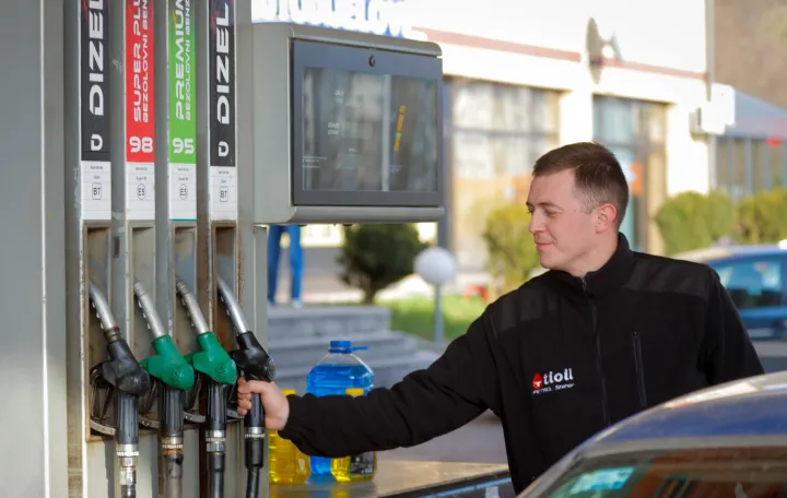 Ilustracije benzinske pumpe/Damir Deljo