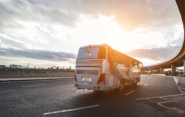 autobus, putovanje, ekskurzija /Freepik