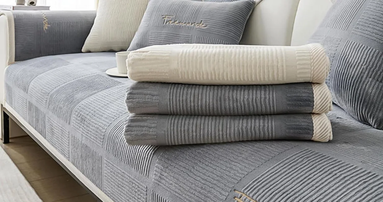 Prekrivači za namje&scaron;taj, kaučeve i ugaone/