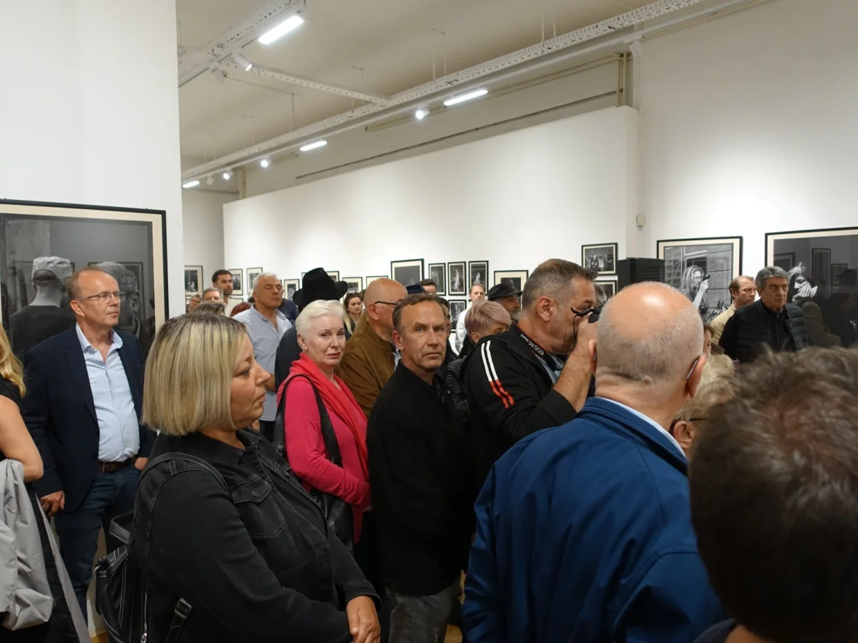 "Kultura u ratu" u Umjetničkoj galeriji BiH/Halid Kuburović/