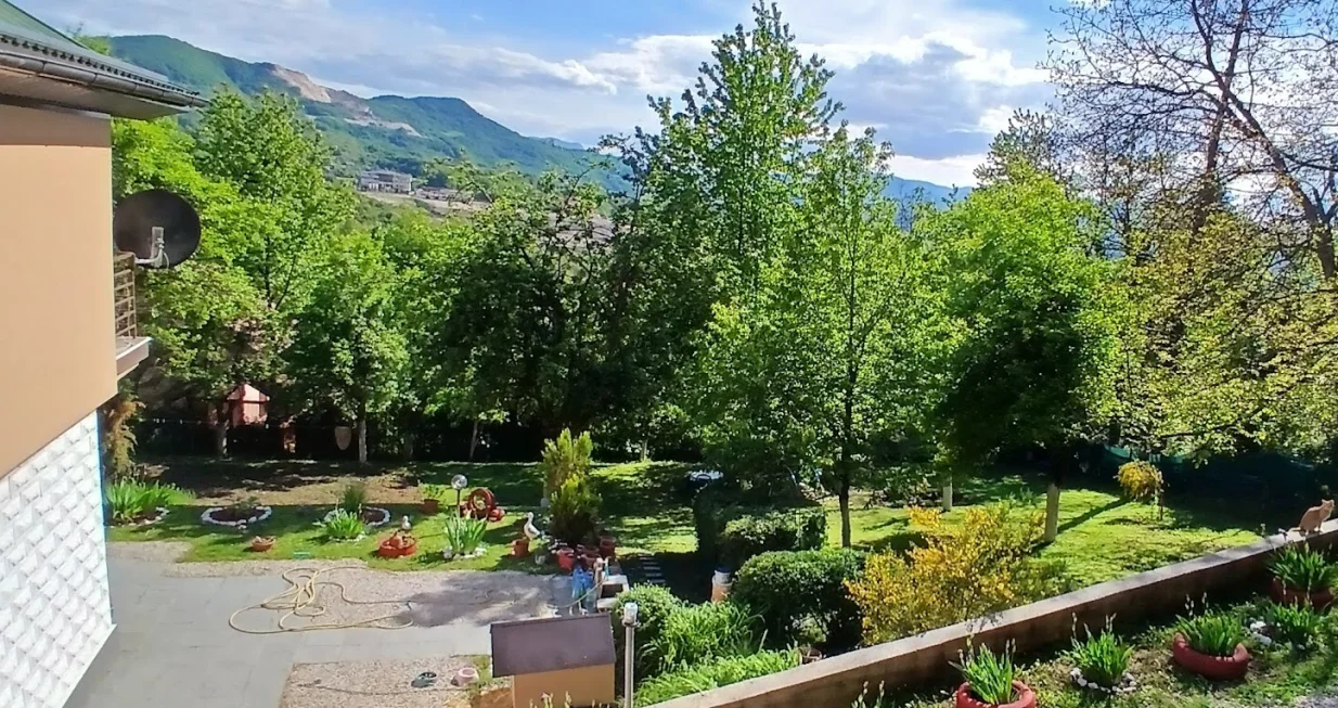 Zanimljiv pogled u daljinu/