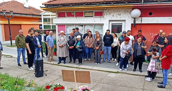 Članovi porodica ubijenih položili su cvijeće na mjesto likvidacija/