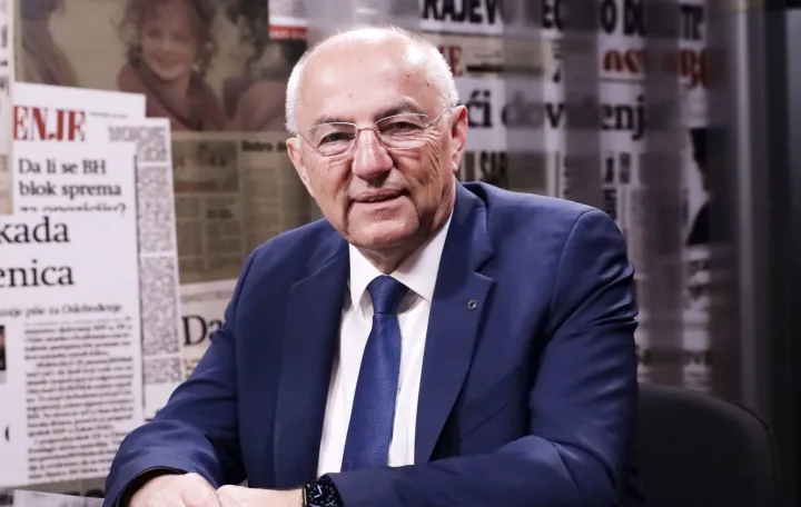 Josip Juratović/