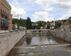 Korito Miljacke Inat kuća/Senad Gubelić