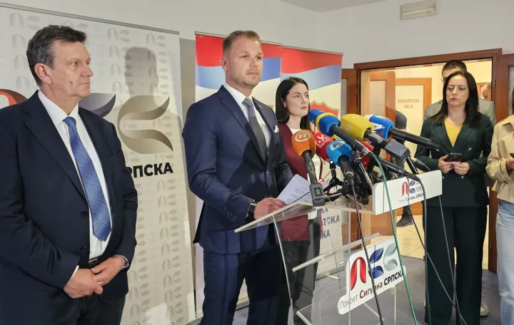 Blanu&scaron;a i Stanivuković nakon sastanka opozicionih stranaka u Banjaluci/