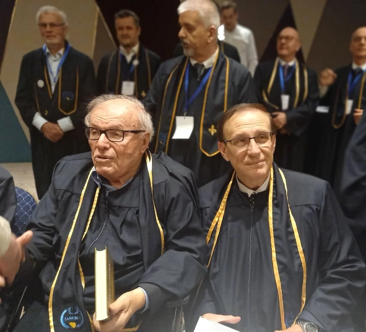 Akademici Kurjak i Jerković (uz antre)/