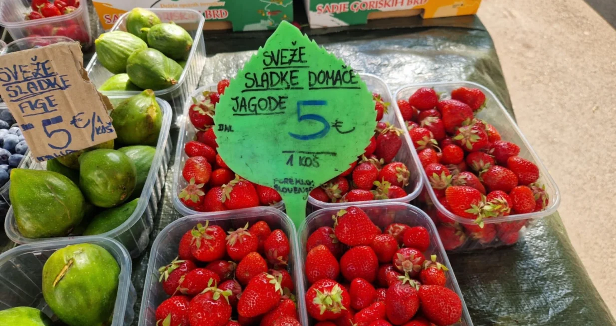 Cijena jagoda u Ljubljani, korpica, pijaca/Sanel Konjhodžić
