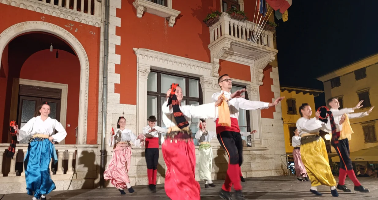 Čuvanje tradicije kroz pjesmu i igru/