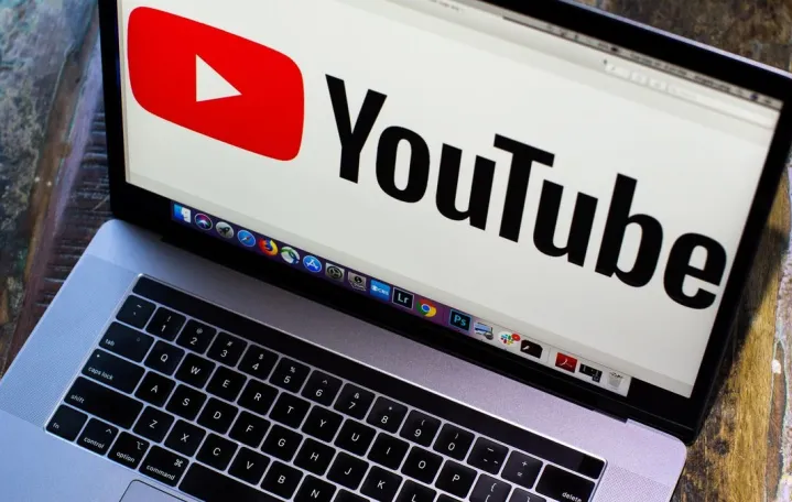YouTube laptop/