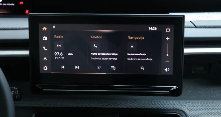 Od nekada&scaron;njeg gradskog modela, Citro&euml;n je C3 u potpunosti transformisao u moderan gradski krosover. Nova Aircross verzija dodatno pro&scaron;iruje njegovu funkcionalnost, a domaćim kupcima sada nudi i opciju s tri reda sjedi&scaron;ta, koja dodatno podiže vrijednost ovog po mnogo čemu zanimljivog automobila&hellip;adfhadfha/