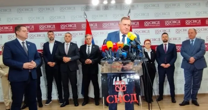 dodik snsd/