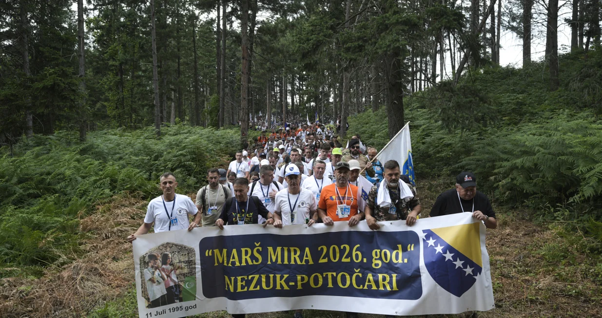Iz Nezuka ka Potočarima koračaju ljudi iz cijelog svijeta/Anadolija
