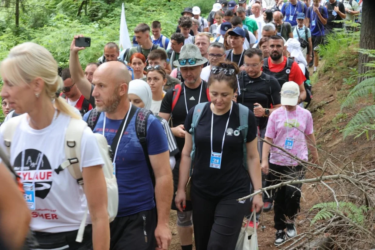 Vi&scaron;e hiljada učesnika Mar&scaron;a mira danas prelazi Udrč/Fena