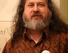 Američki programer Richard Matthew Stallman, osnivač Pokreta za slobodni softver, projekta GNU i Zadužbine za slobodni softver. Glavno dostignuće mu je GNU-ova op&scaron;ta javna licenca, najupotrebljavanija licenca za slobodni softver./Amacad