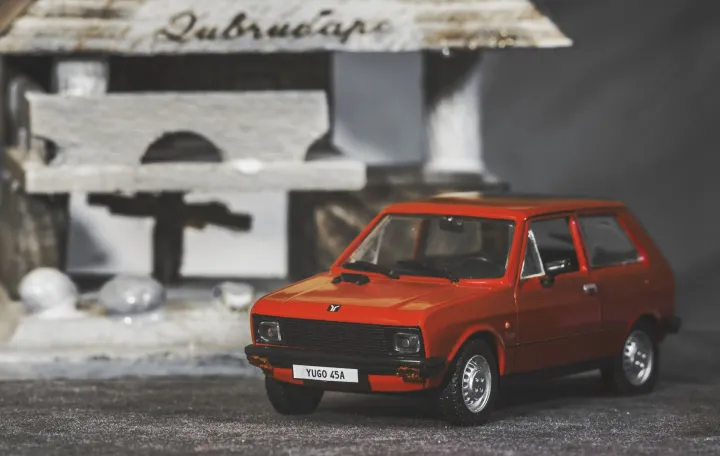 Yugo auto/
